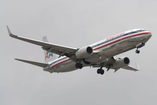 Boeing 737-800 (N941AN) - N941AN  Boeing  B737-823  AAL  KLAX  20130305  4644