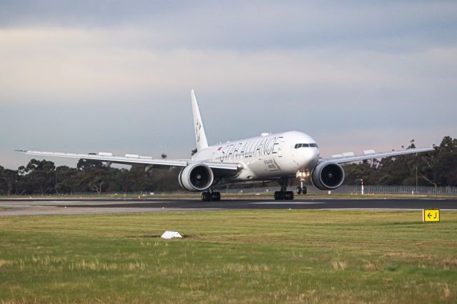 BOEING 777-300 (9V-SWI)