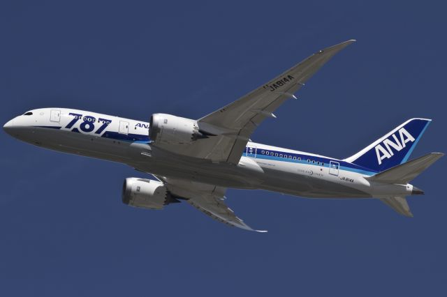 JA814A — - rare blue sky, Frankfurt