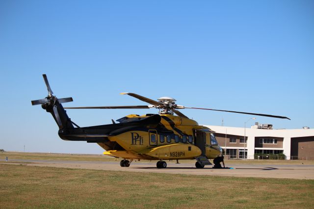 Sikorsky Helibus (N928PH)