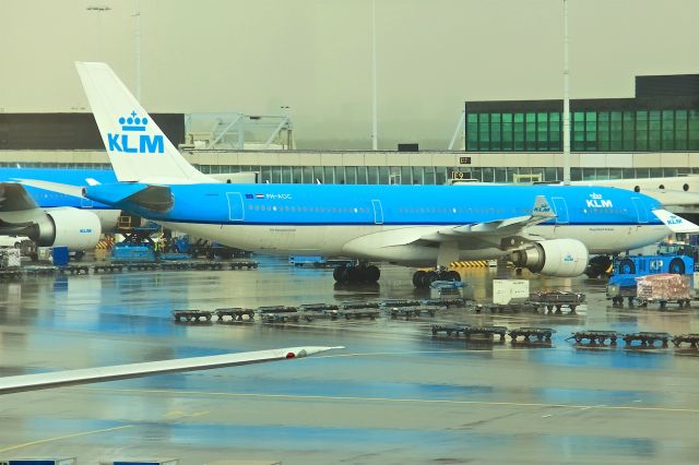 Airbus A330-200 (PH-AOC)