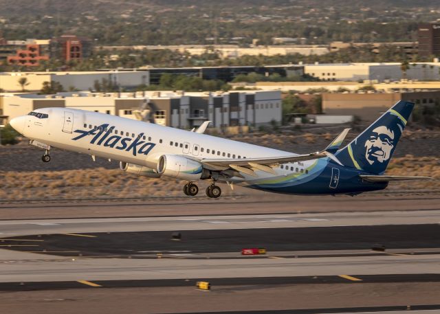 Boeing 737-800 (N559AS)