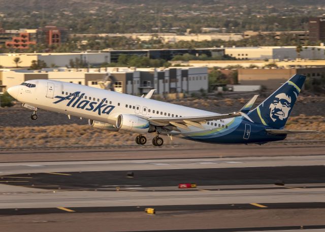 Boeing 737-800 (N559AS)