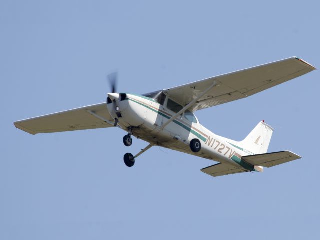 Cessna Skylane (N1727V)