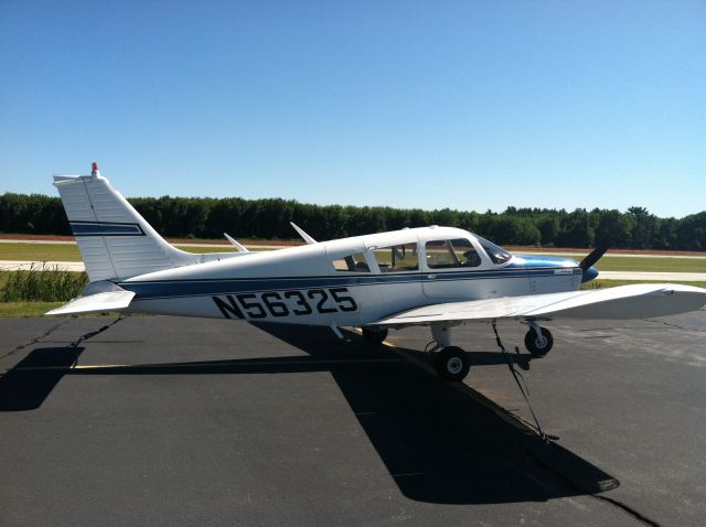 Piper Cherokee (N56325)