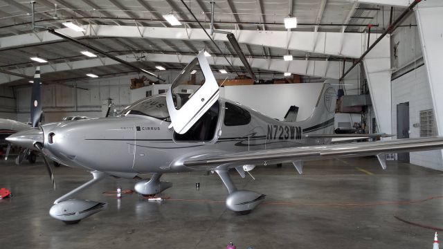 Cirrus SR22 Turbo (N723WM)