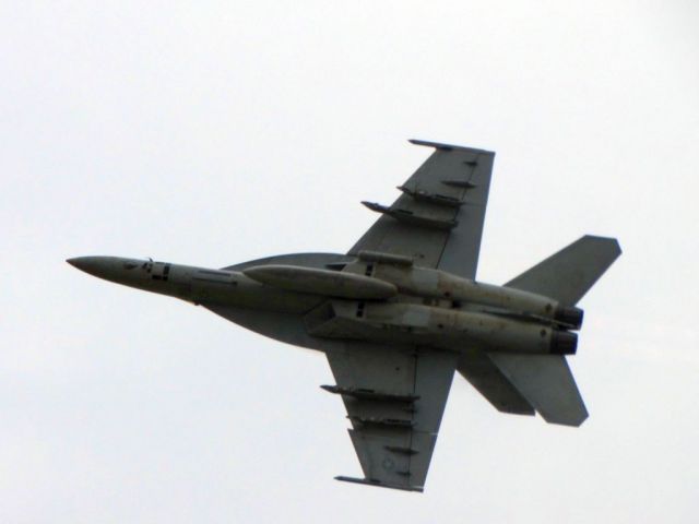 McDonnell Douglas FA-18 Hornet (16-6467)