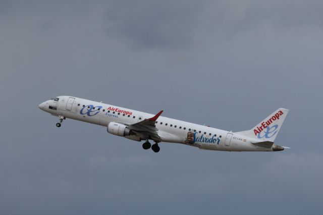 Embraer ERJ-190 (EC-LKX) - Air Europa (UX) EC-LKX ERJ-190-200LR [cn 19000437]br /Düsseldorf (DUS). Air Europa flight UX1448 departing into an overcast evening sky bound for Madrid Barajas (MAD).  The ‘Visit Salvador de Bahía’ advertisement on the fuselage dates back to a promotional campaign with the Brazilian destination in November 2017. br /Taken from the Terminal br /2018 08 09br /a rel=nofollow href=http://alphayankee.smugmug.com/Airlines-and-Airliners-Portfolio/Airlines/EuropeanAirlines/Air-Europa-UXhttps://alphayankee.smugmug.com/Airlines-and-Airliners-Portfolio/Airlines/EuropeanAirlines/Air-Europa-UX/a