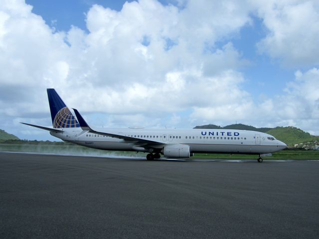 Boeing 737-900 (N66897)