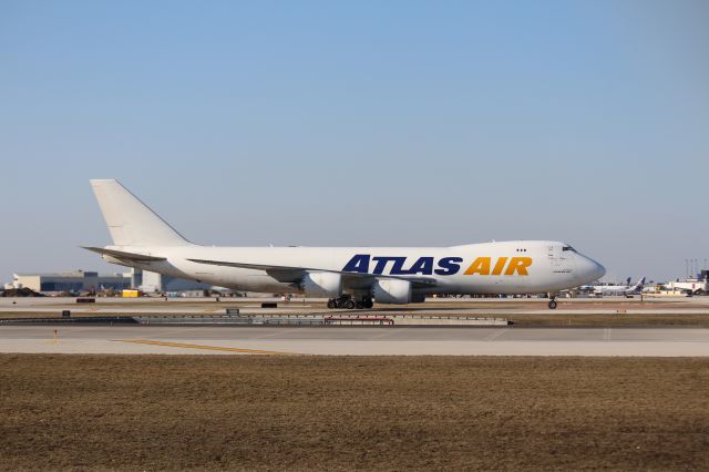 BOEING 747-8 (N859GT)