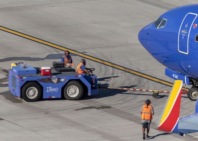 Boeing 737-700 (N438WN)