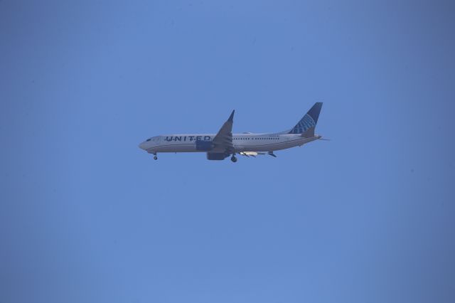 Boeing 737 MAX 9 (N37522)