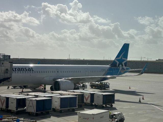 Airbus A321 (C-GOJQ) - Air Transat A321NEO getting ready to go back to Canada