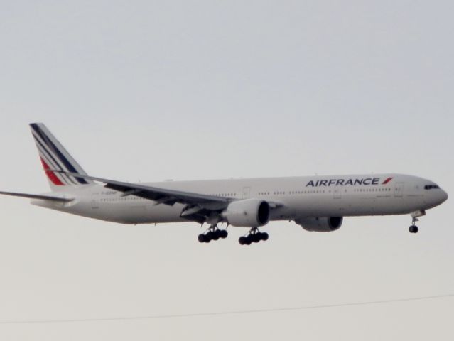 BOEING 777-300ER (F-GZNP)