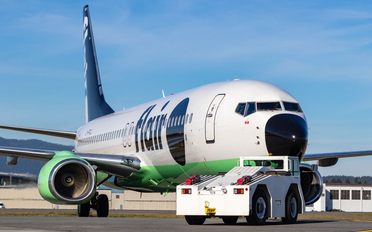 Boeing 737-800 (C-FFLJ) - Pushing back for the final time as 'Flair 101"