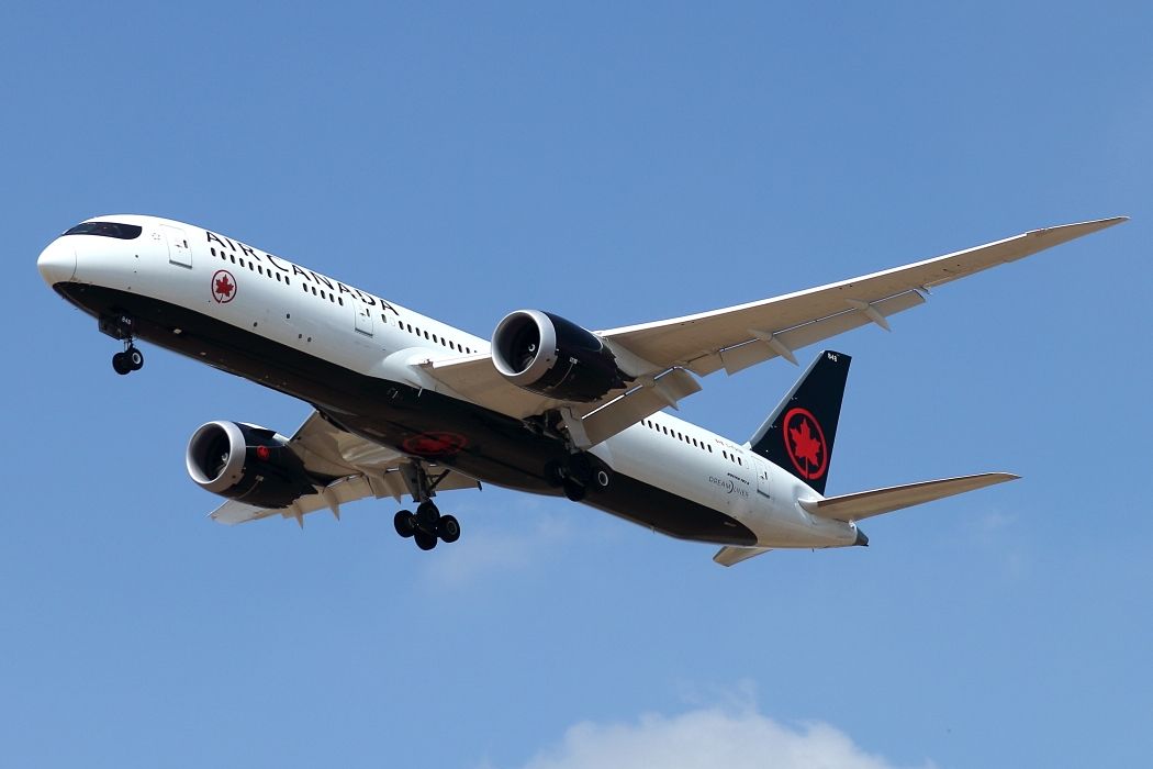 Boeing 787-9 Dreamliner (C-FRSR) - 15/06/2019:  10h18m flight duration from Toronto, AC about to land on runway 12.