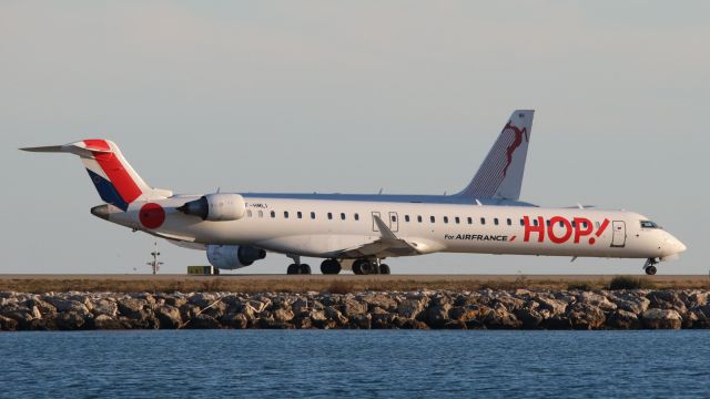 Canadair Regional Jet CRJ-700 (F-HMLI)