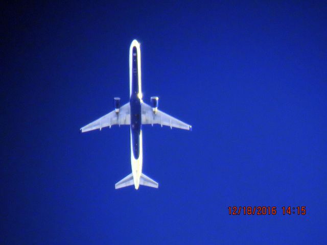 BOEING 757-300 (N581NW)