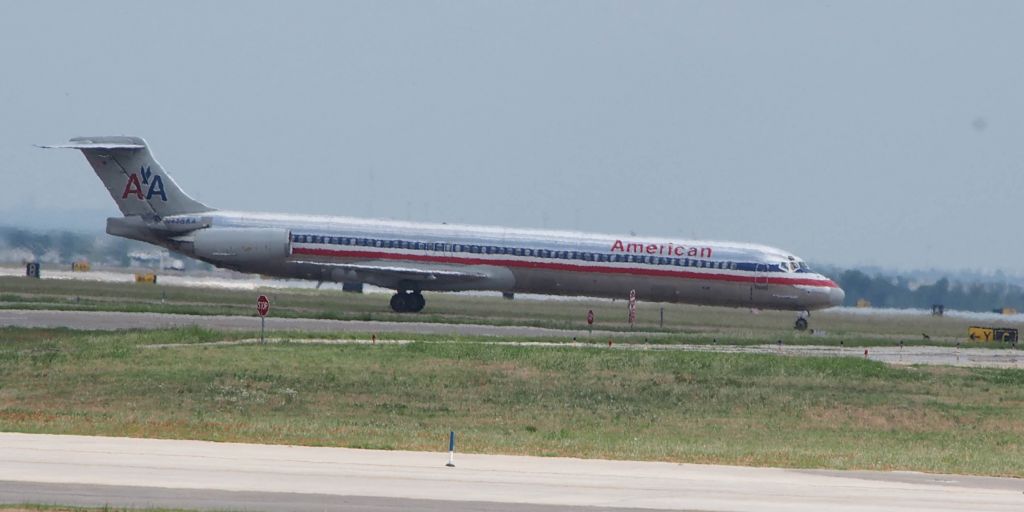 McDonnell Douglas MD-80 (N436AA)