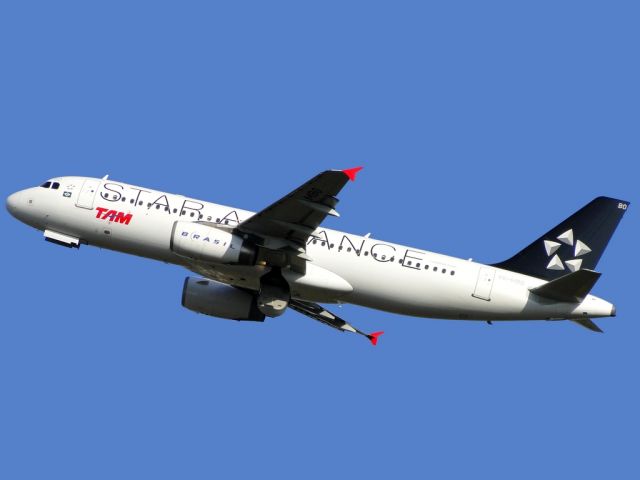 Airbus A320 (PR-MBO) - Special Colours, a Star Alliance member.