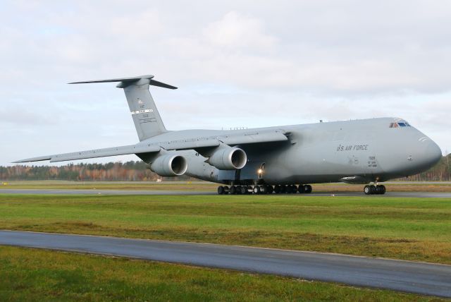 LOCKHEED C-5 Super Galaxy (87-0028)