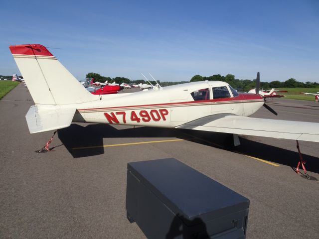 Piper PA-24 Comanche (N7490P)