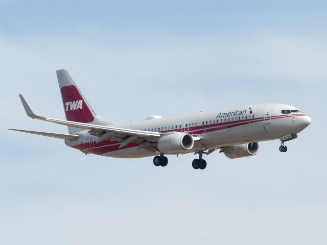 Boeing 737-800 (N915NN) - 12/31/2018