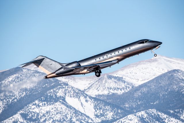 Bombardier Global 5000 (N95RS) - Sleek Global 5000 rocking out of BZN