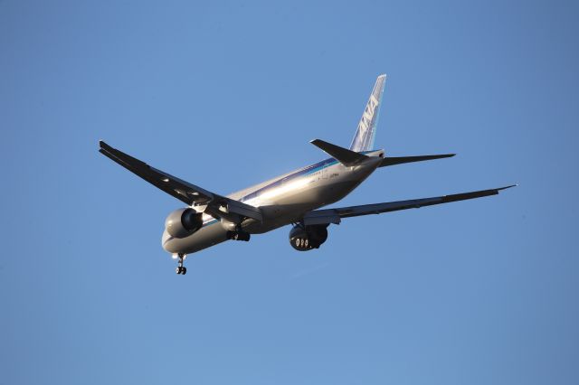 BOEING 777-300ER (JA794A)