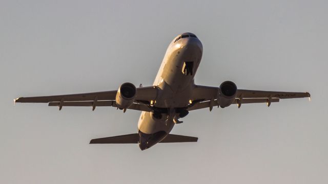 Airbus A320 (OO-TCQ)