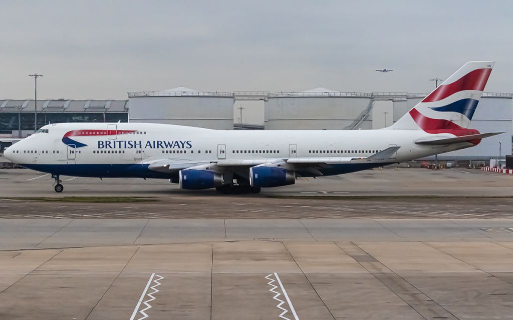 Boeing 747-400 (G-CIVN)