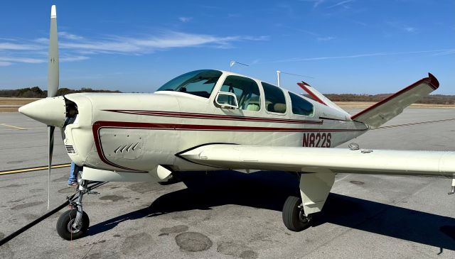 Beechcraft 35 Bonanza (N822S)