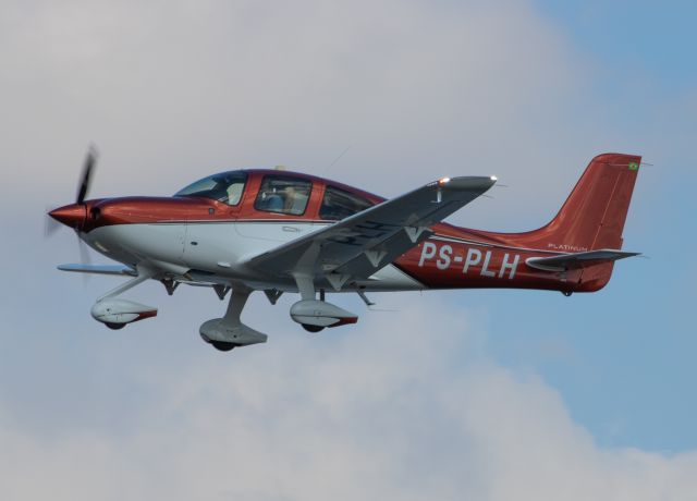 Cirrus SR-22 (PS-PLH)