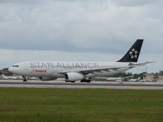 Airbus A330-200 (N279AV)