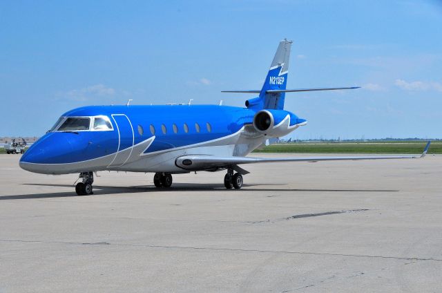GILES G-200 (N213EP)