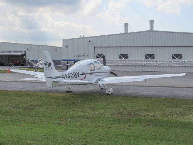 Cirrus SR-22 (N140BV)