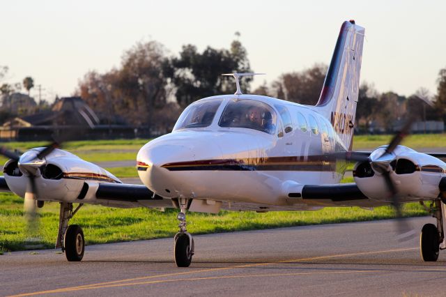 Cessna 421 (N200WM)