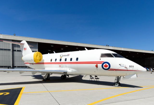 Canadair Challenger (14-4601)