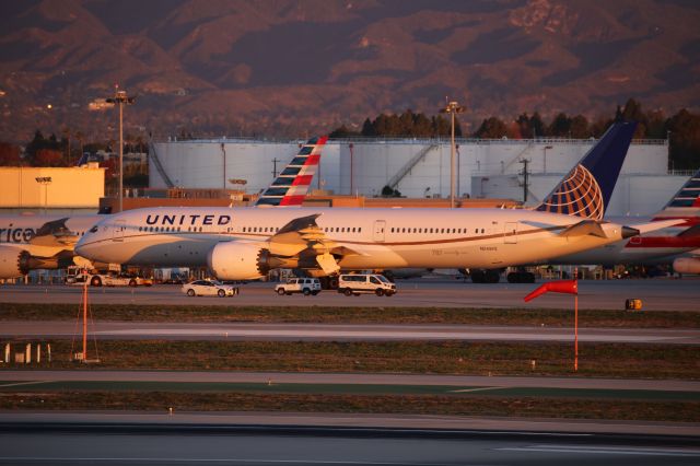 Boeing 787-9 Dreamliner (N24972)