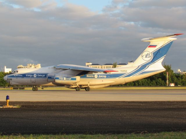 Ilyushin Il-76 (RA-76952)