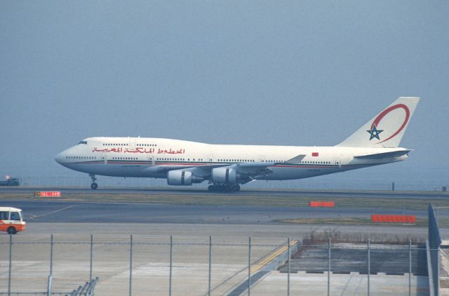 Boeing 747-400 (CN-RGA) - Landing at Tokyo-Haneda Intl Airport Rwy34R on 2005/11/26