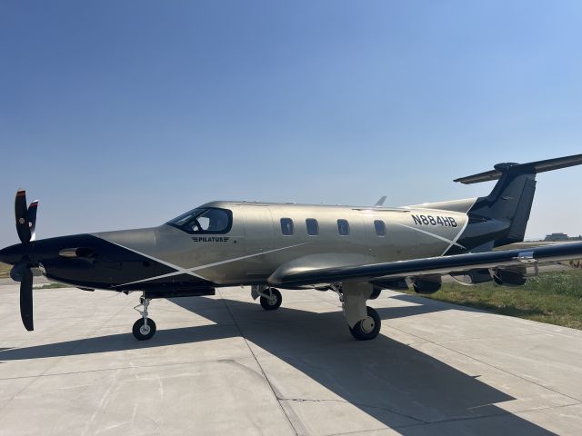 Pilatus PC-12 (N884HB)