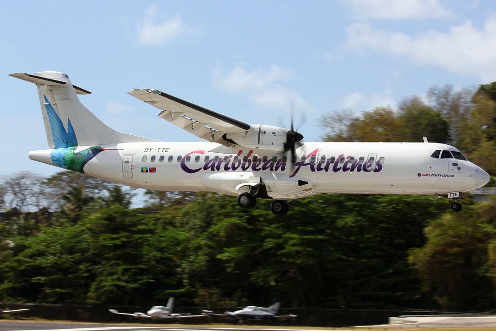 ATR ATR-72 (9Y-TTE) - Landing in St. Lucia