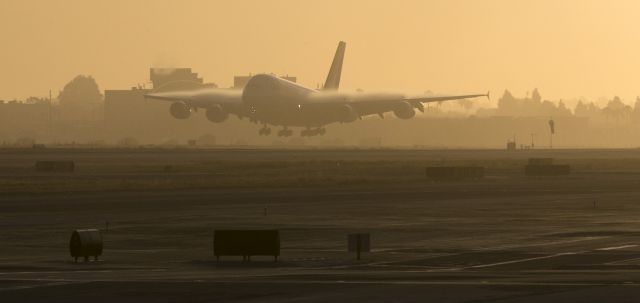 Airbus A380-800 (VH-OQH) - Early morning arrival to Los Angles in heavy mist