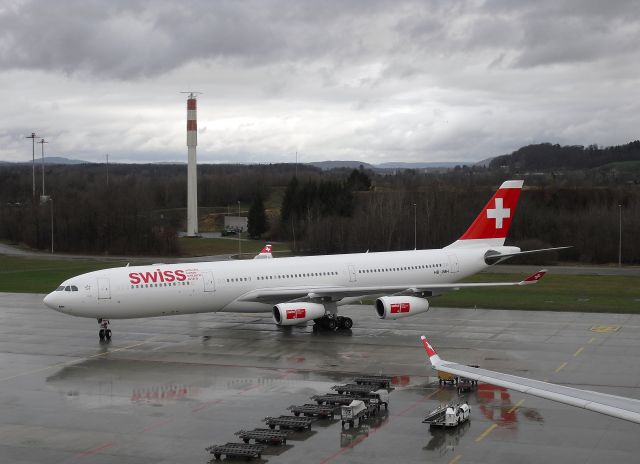 Airbus A340-300 (HB-JMH)