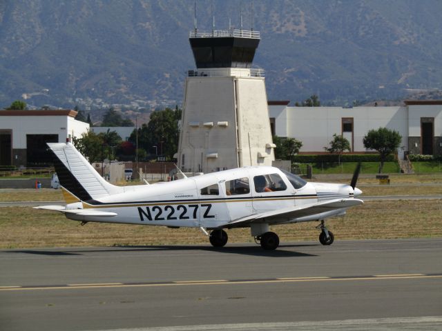 Piper Cherokee (N2227Z) - Taxiing to RWY 26L