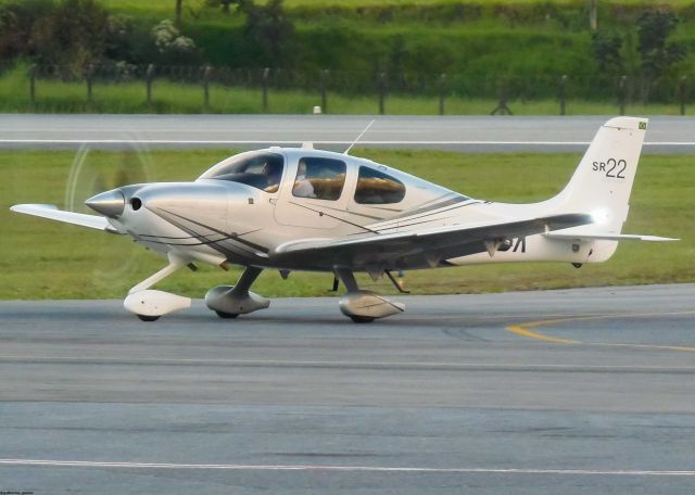 Cirrus SR-22 (PR-BBK)