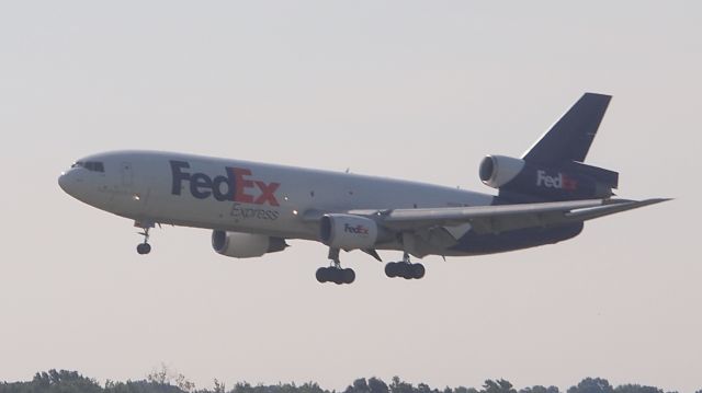 McDonnell Douglas DC-10 —