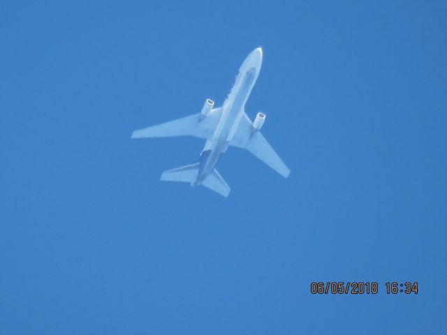 McDonnell Douglas DC-10 (N319FE)