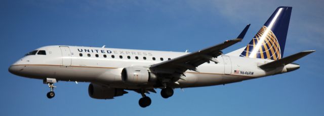 Embraer 170/175 (N646RW) - Landing on 35L.